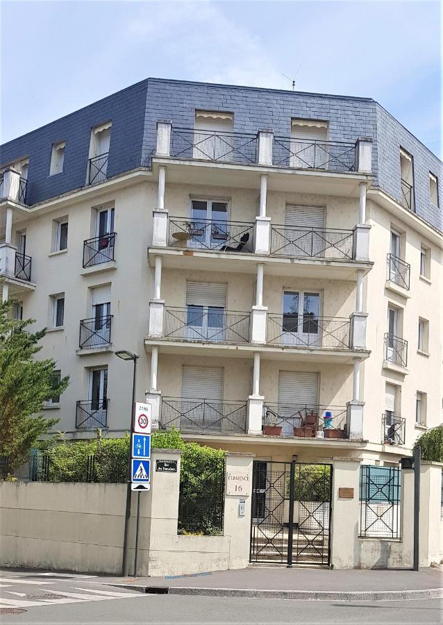 Appartement Nid Douillet Plein De Charme Avec Parking Gratuit à Chantilly Extérieur photo